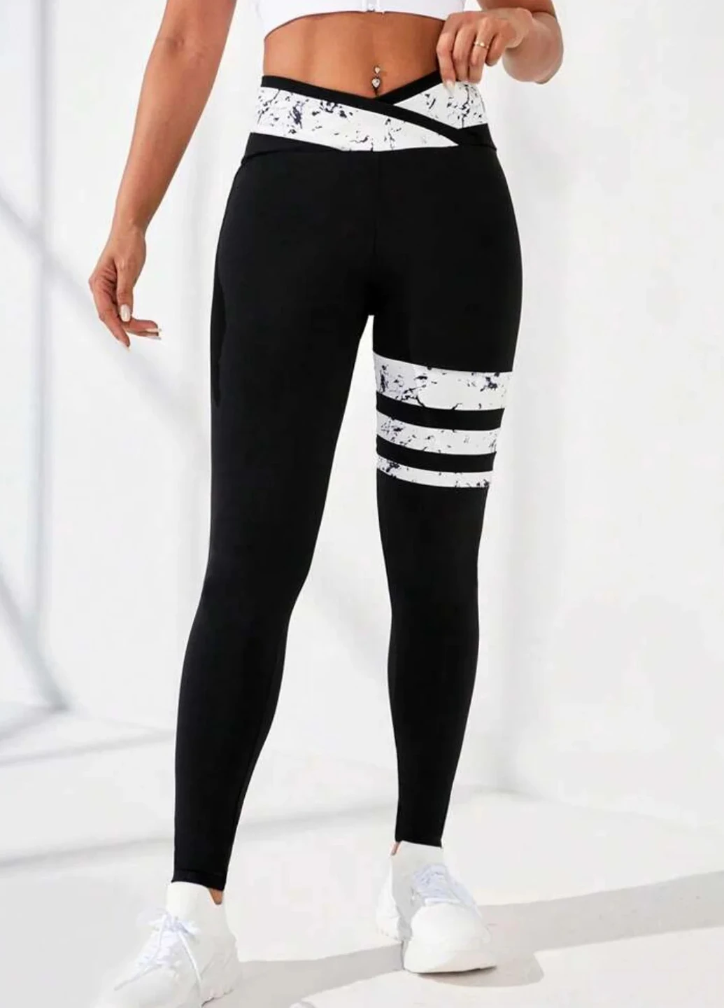 Черные демисезонные леггинсы SHEIN