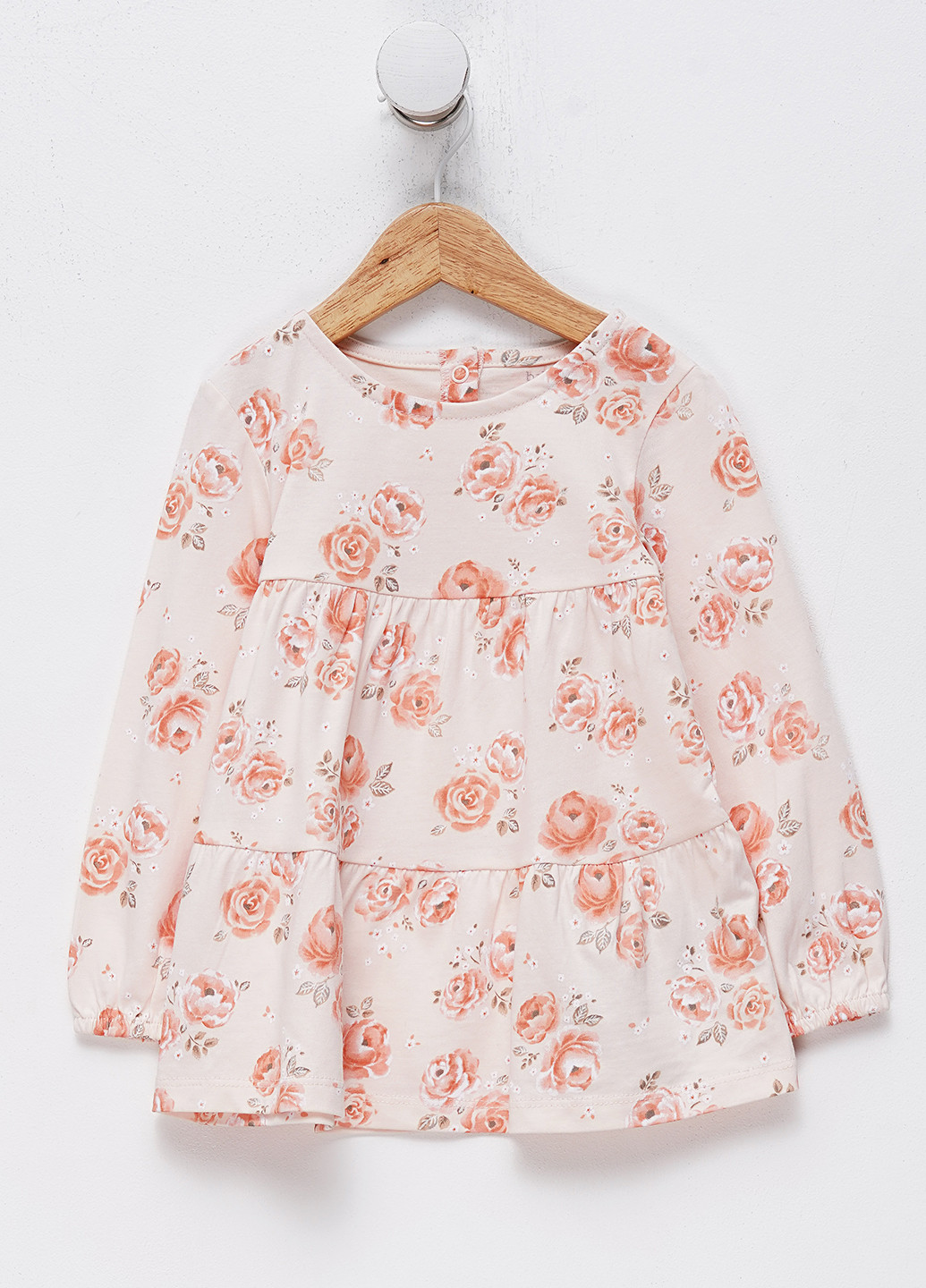 Персиковая цветочной расцветки блузка C&A демисезонная