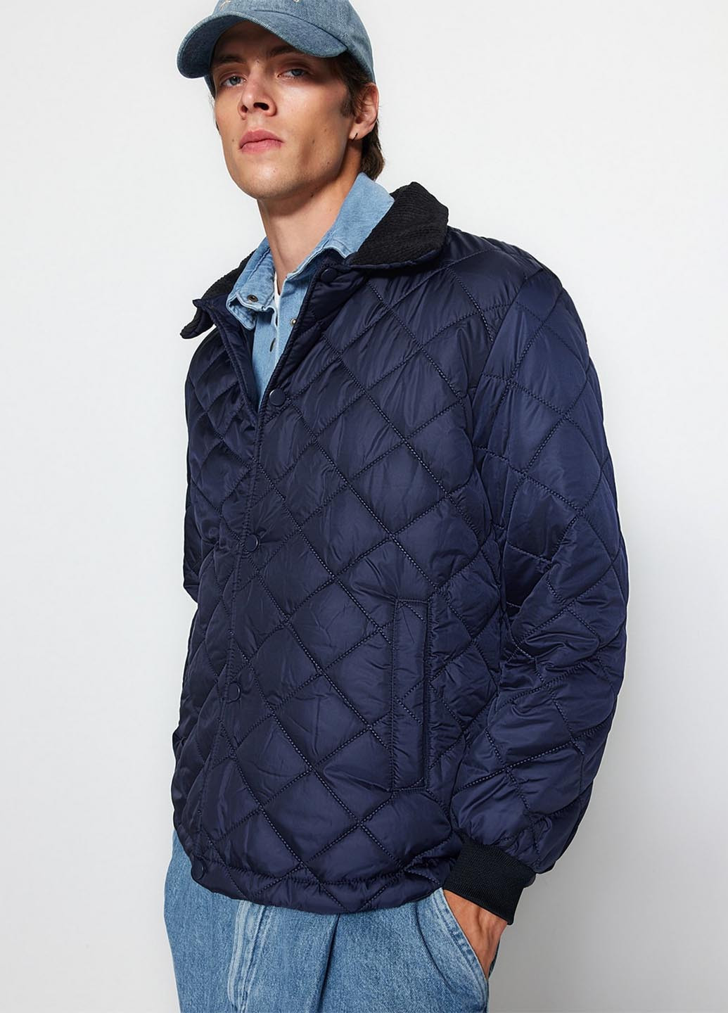 Темно-синяя демисезонная куртка Trendyol
