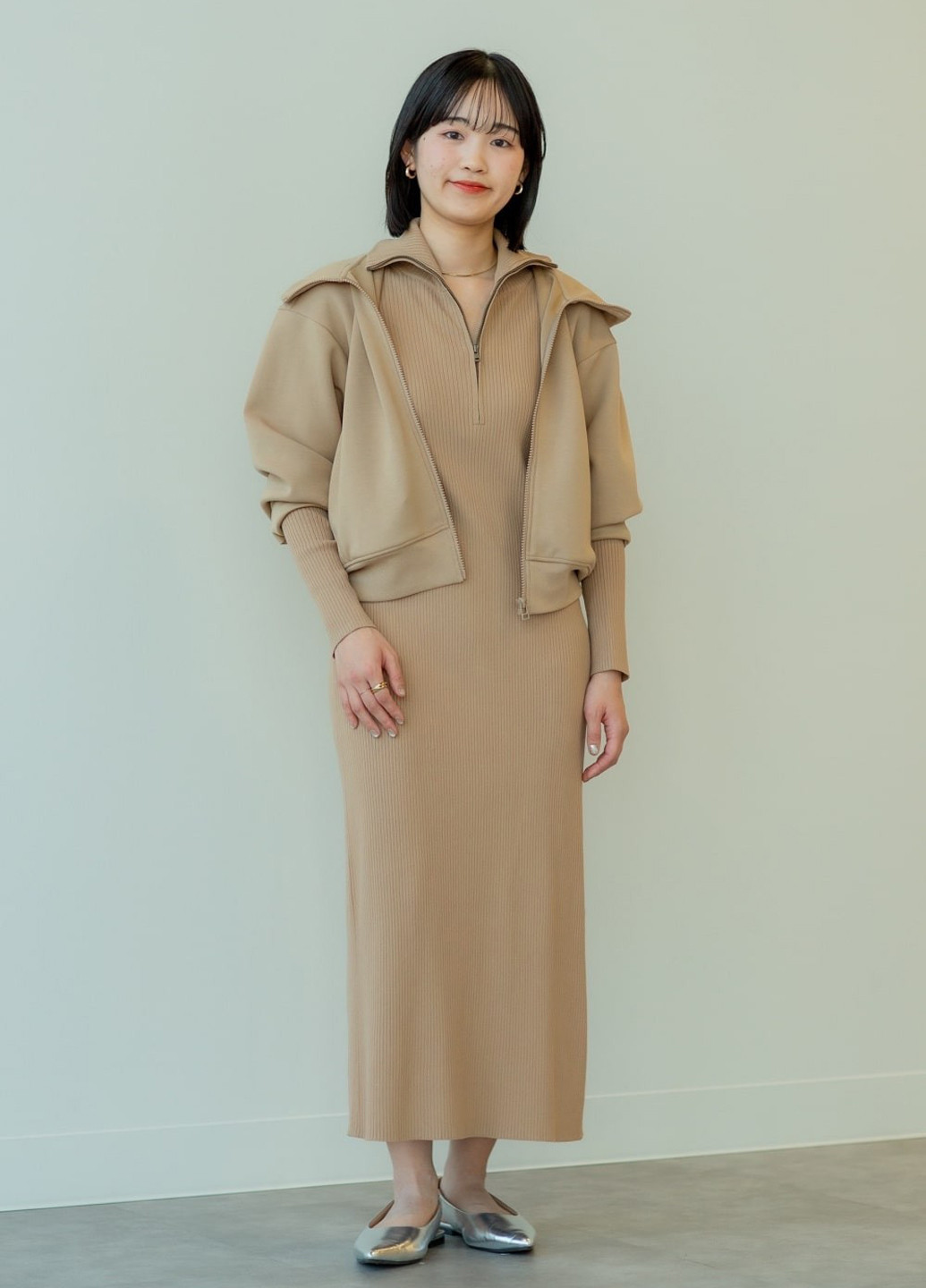 Бежева кежуал сукня Uniqlo однотонна