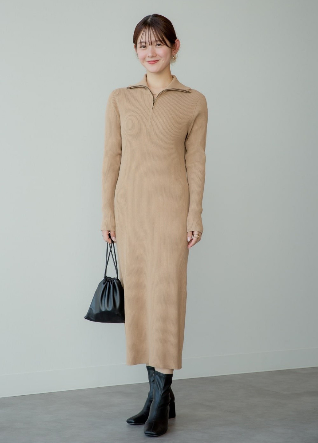 Бежева кежуал сукня Uniqlo однотонна