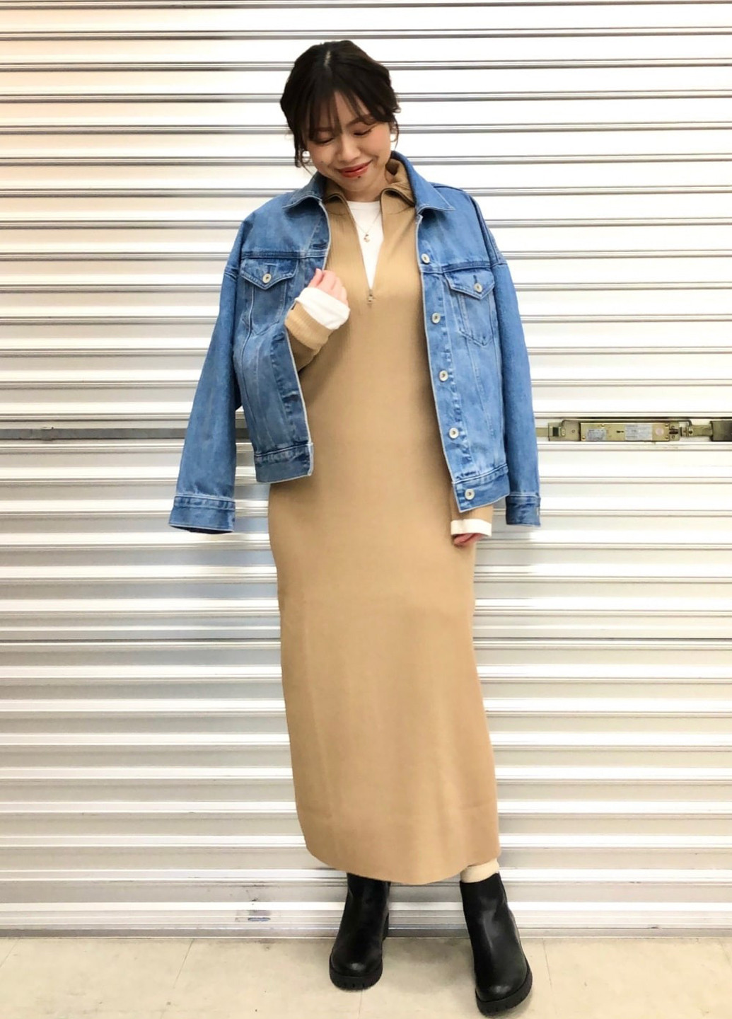 Бежева кежуал сукня Uniqlo однотонна