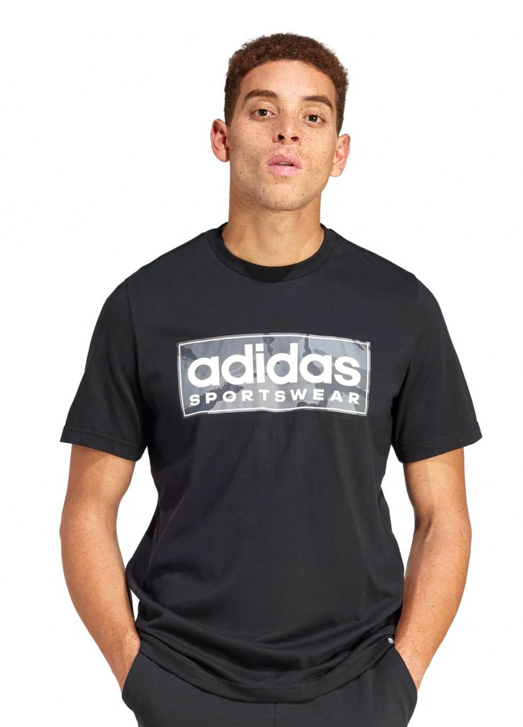 Чорна футболка adidas
