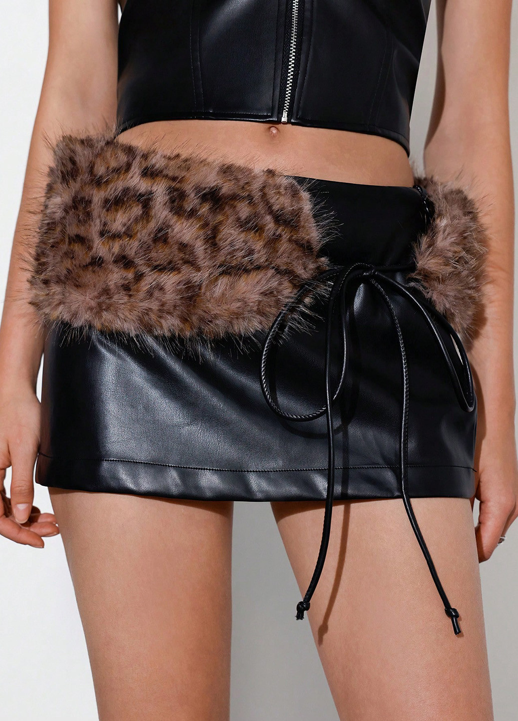 Черная кэжуал однотонная юбка SHEIN