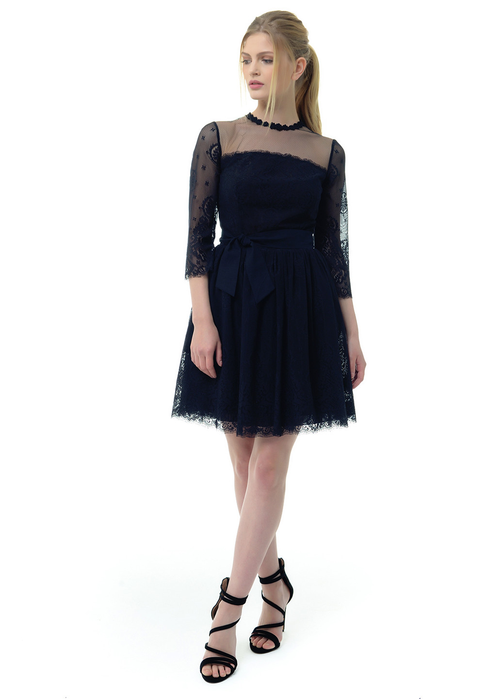 Черное кэжуал платье Arefeva однотонное