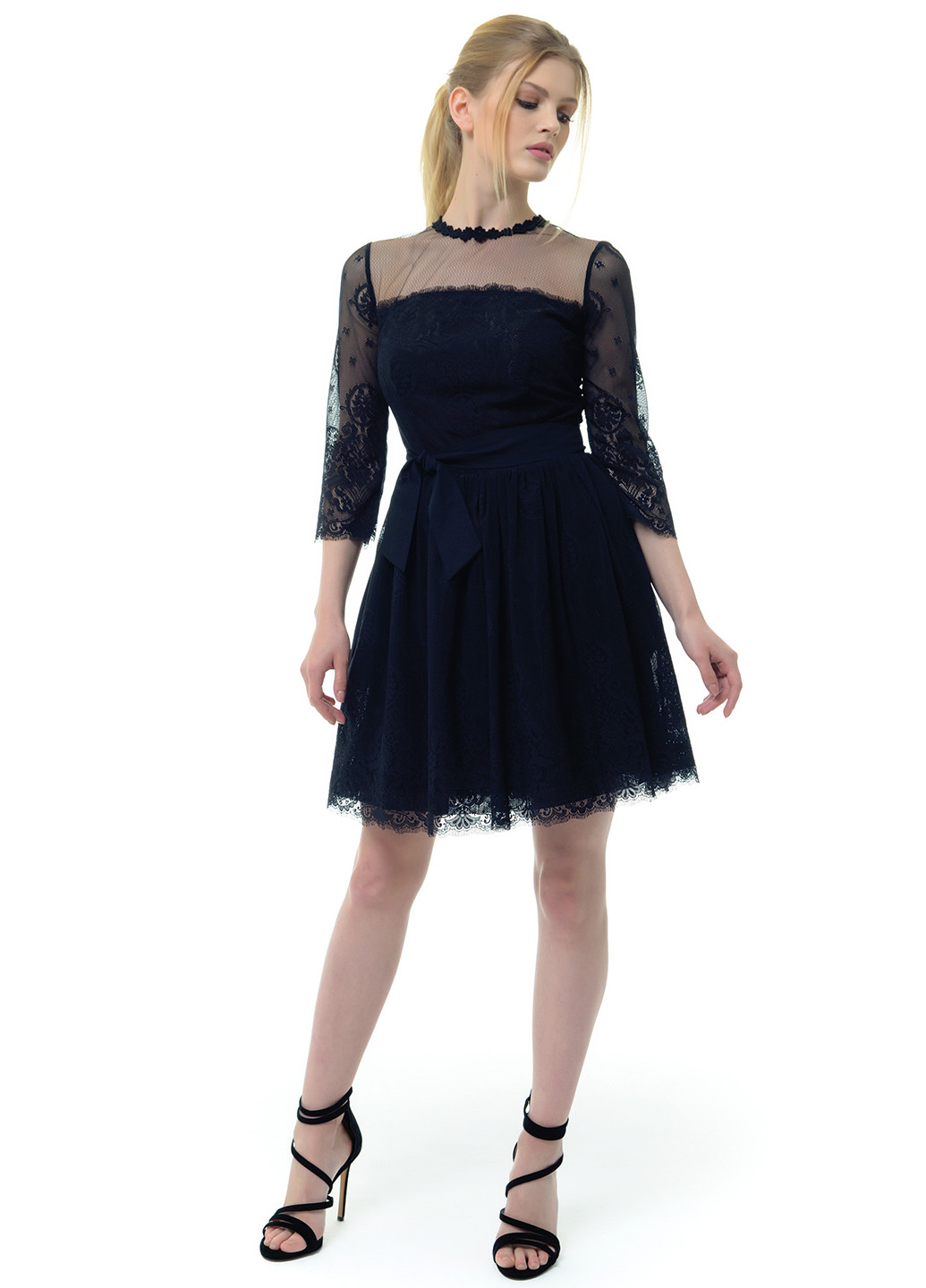 Черное кэжуал платье Arefeva однотонное