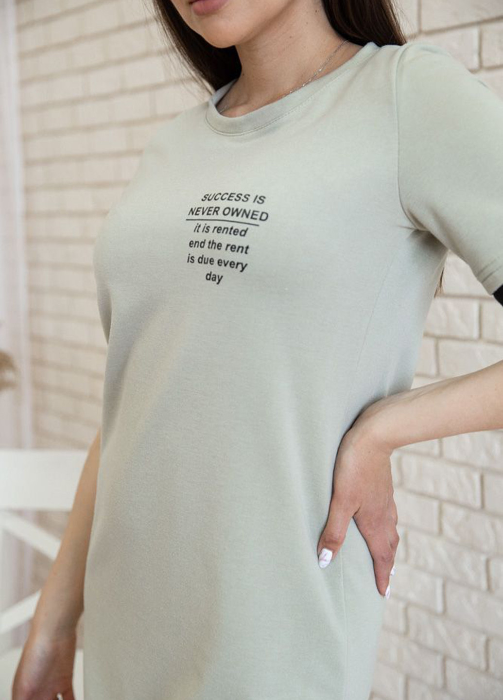 Оливкова кежуал сукня сукня-футболка Ager з написами