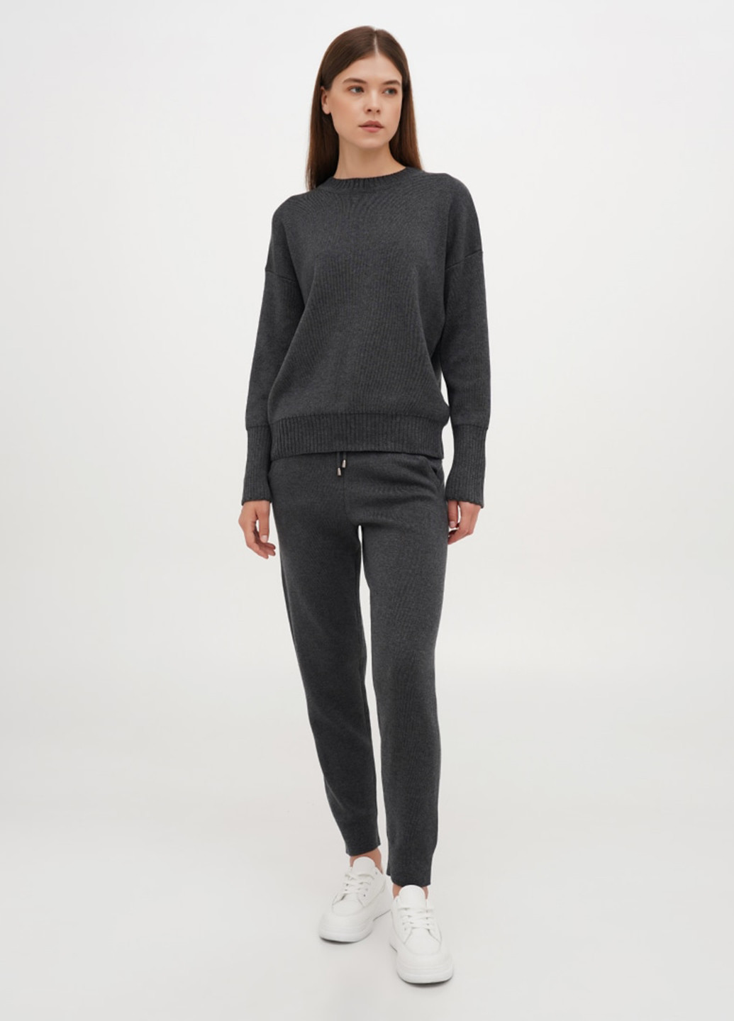 Серый демисезонный свитер джемпер ESSME