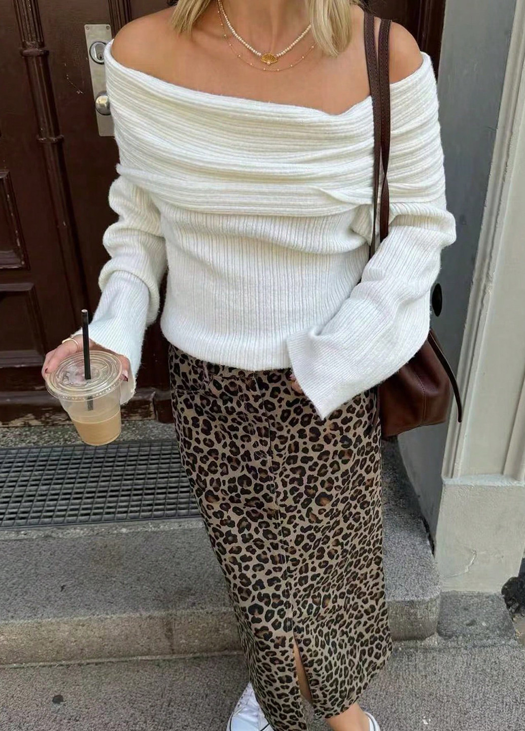 Білий демісезонний светр SHEIN