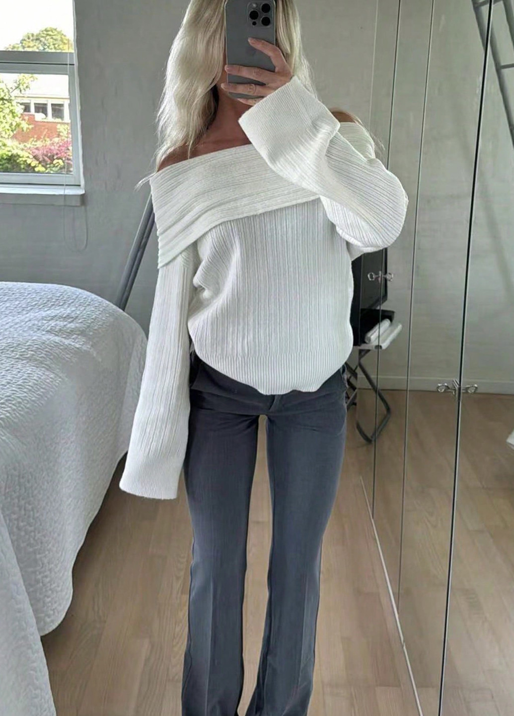 Білий демісезонний светр SHEIN