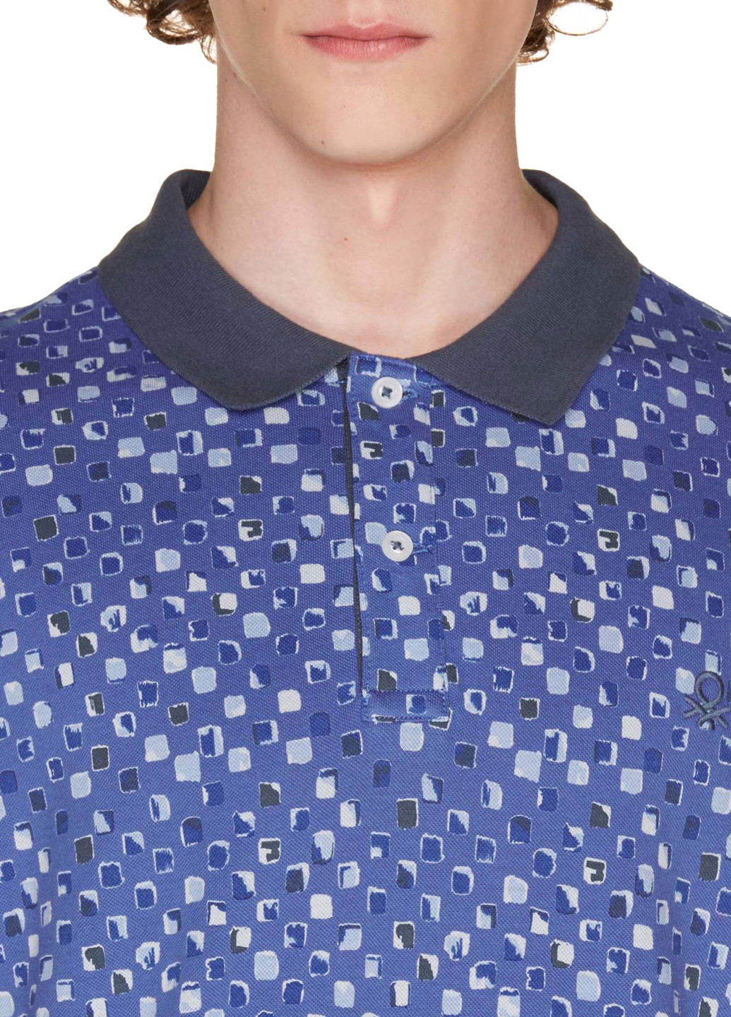 Синяя футболка-поло для мужчин United Colors of Benetton с абстрактным узором