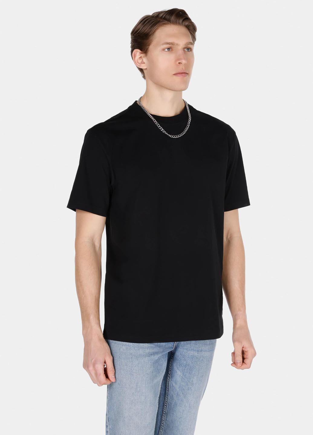 Черная футболка Colin's