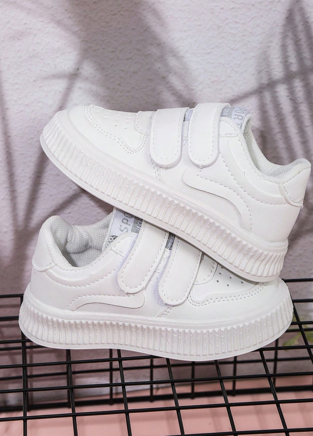 Білі всесезонні кросівки SHEIN