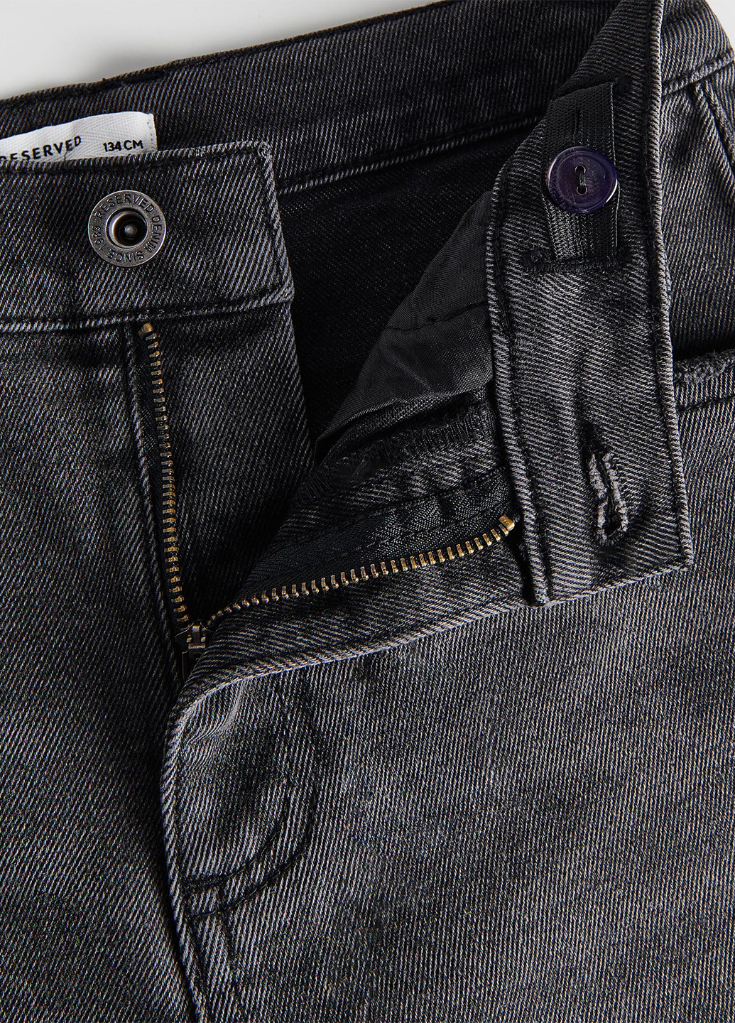 Темно-серые демисезонные прямые джинсы Reserved