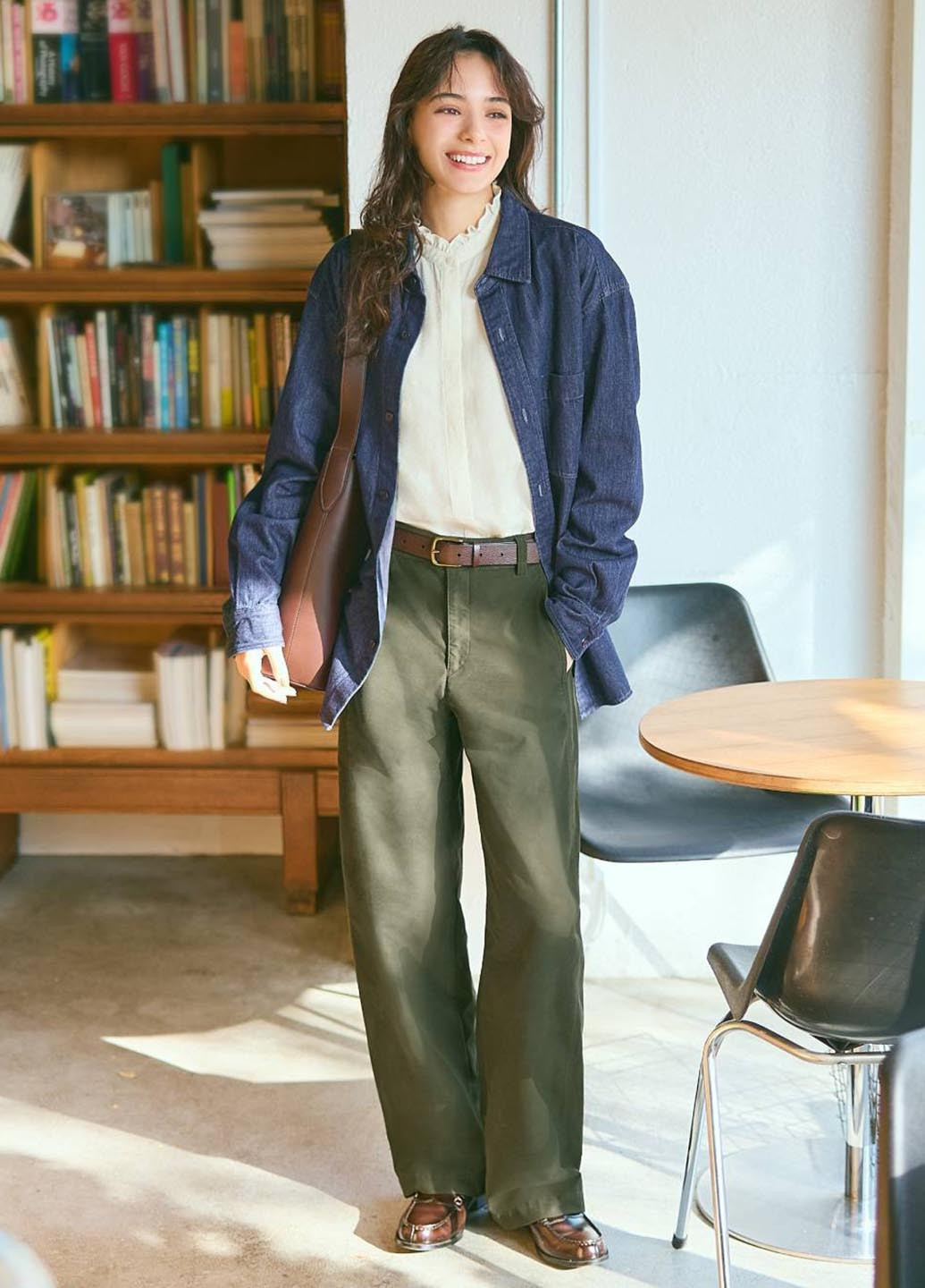 Молочная блузка Uniqlo