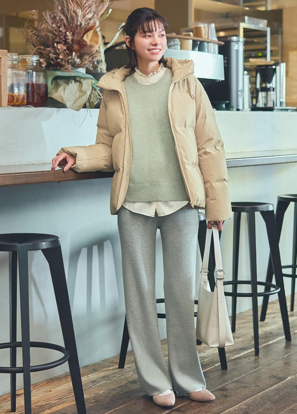 Молочная блузка Uniqlo