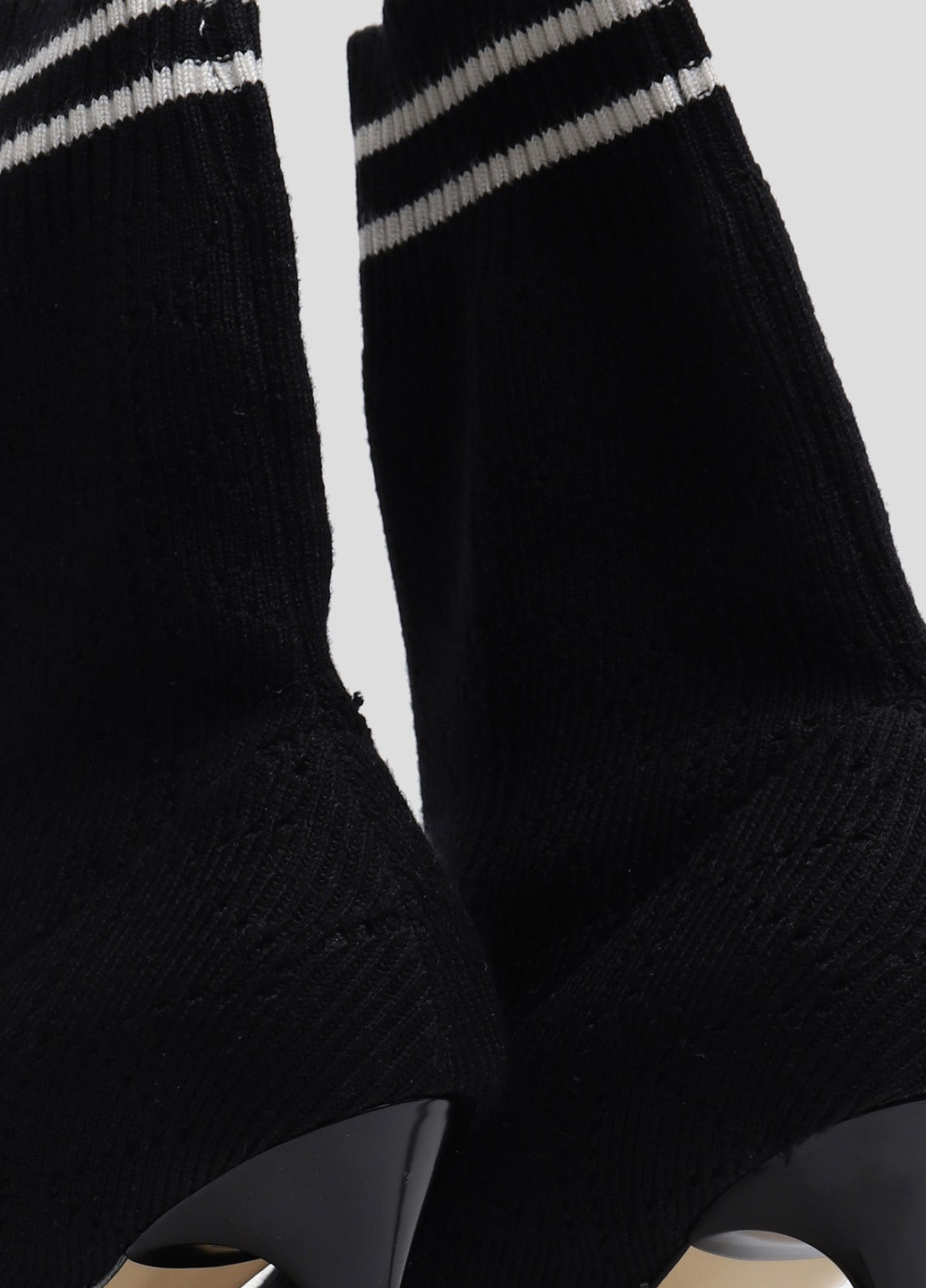 Черные демисезонная черные ботильоны с носочным дизайном L'Estrosa