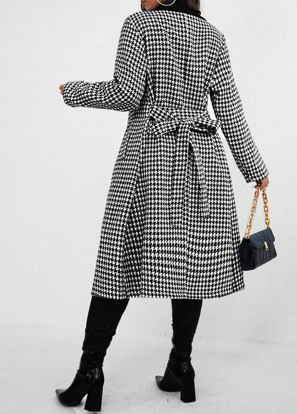 Черно-белое демисезонное Пальто двубортное SHEIN