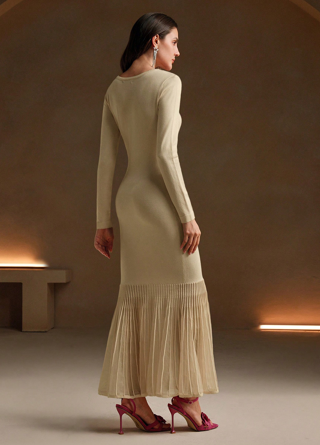 Бежевое кэжуал платье плиссированное, платье-свитер SHEIN однотонное