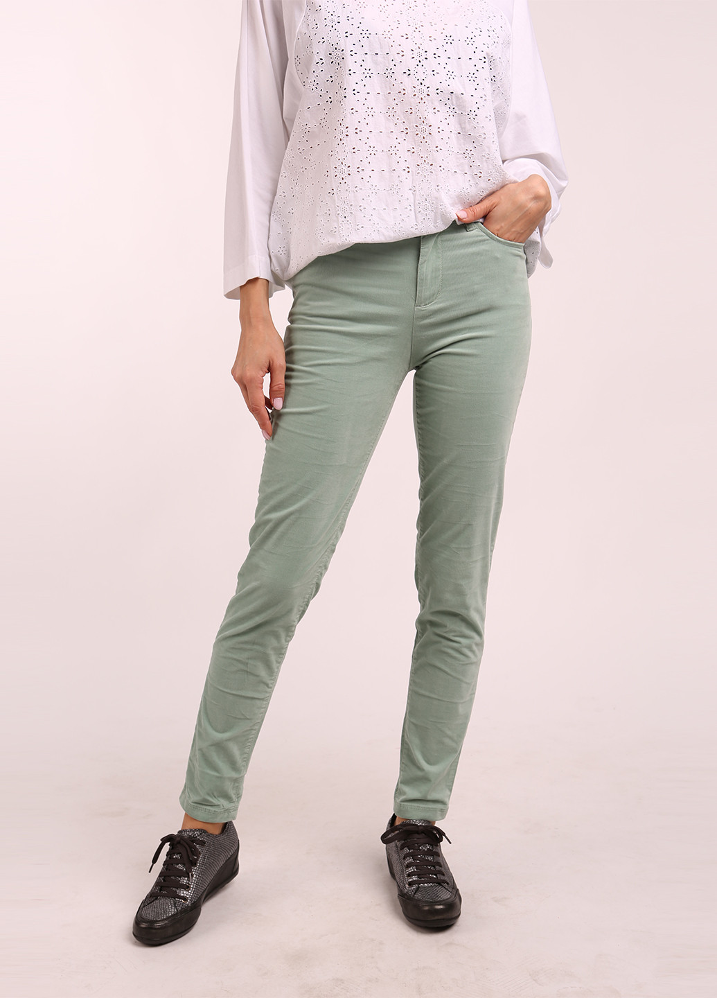Мятные джинсовые демисезонные зауженные брюки United Colors of Benetton