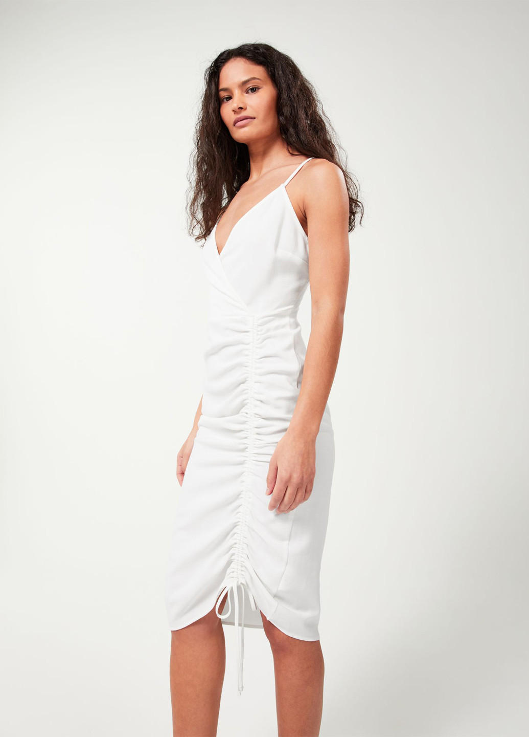 Белое кэжуал платье с открытыми плечами Jennyfer однотонное