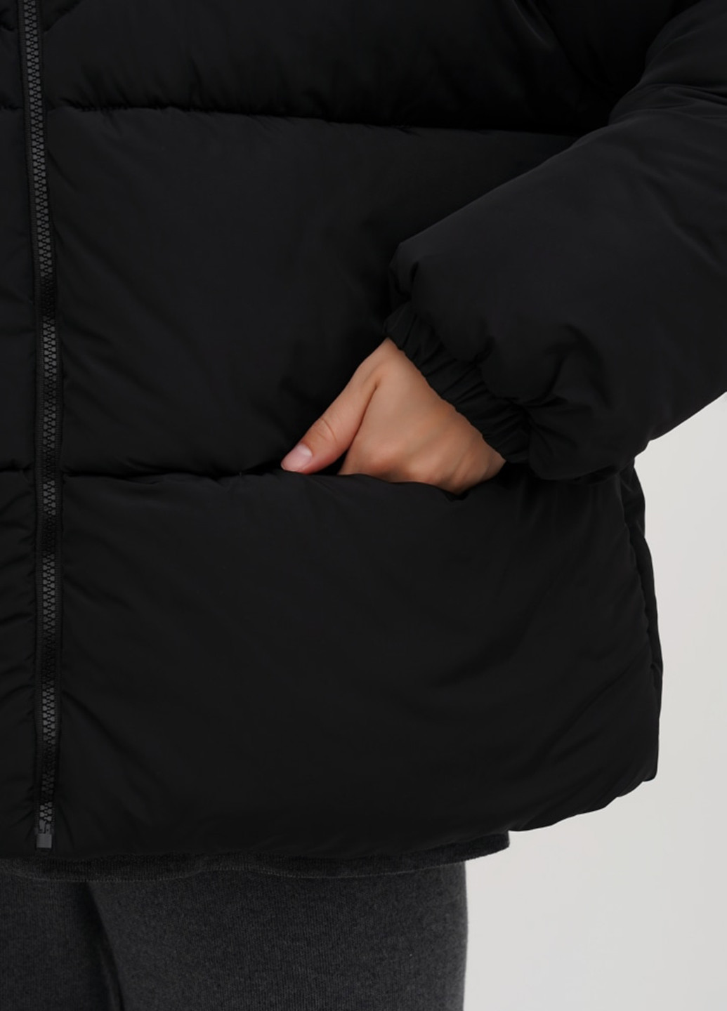 Черный зимний Пуховик ESSME