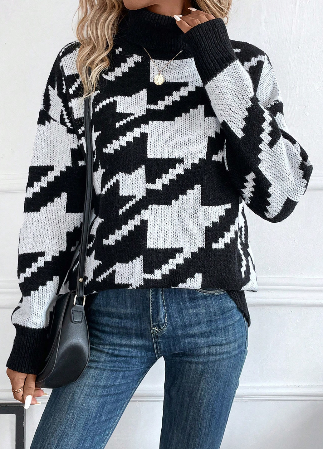 Черно-белый демисезонный свитер SHEIN