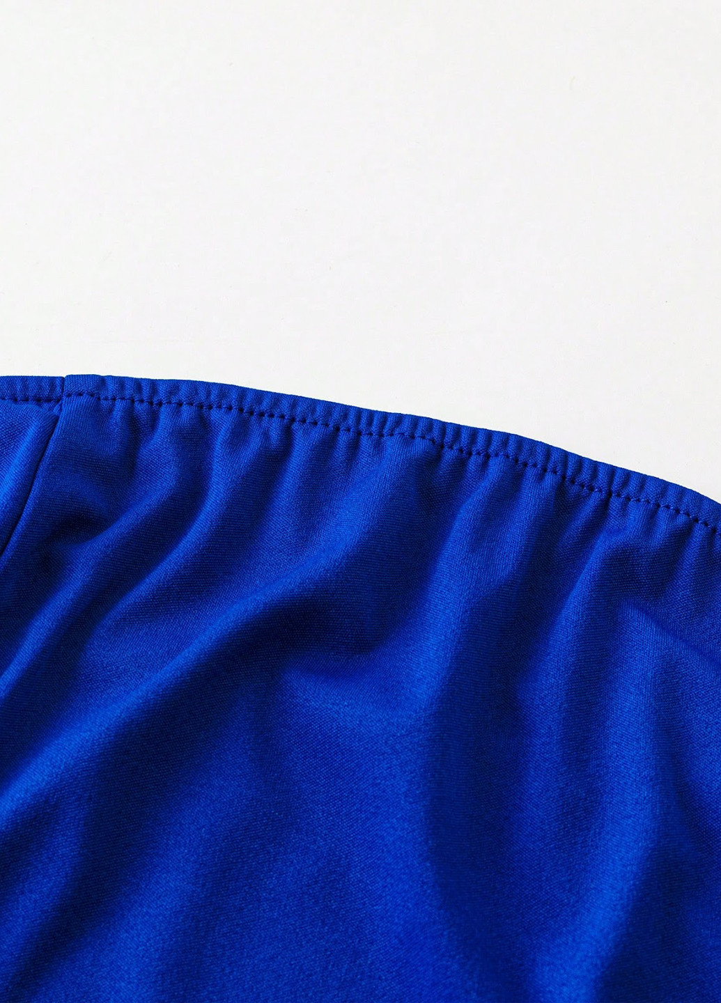 Синее вечернее платье годе, бандо, с открытыми плечами, с открытой спиной SHEIN однотонное