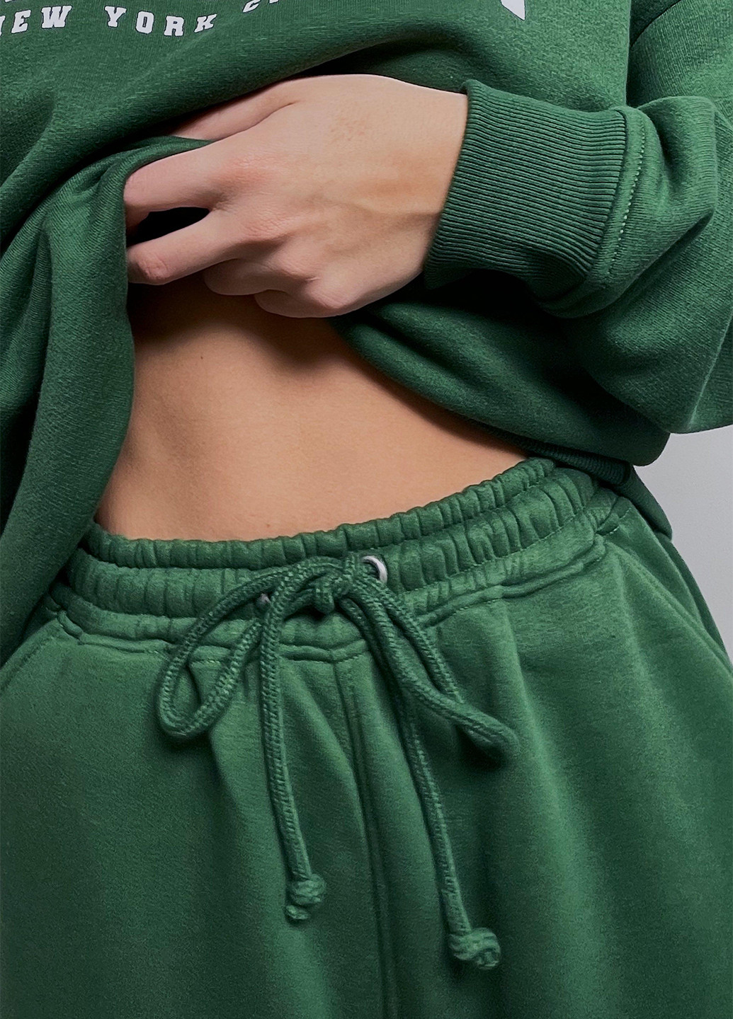 Темно-зеленые спортивные демисезонные джоггеры брюки Missguided