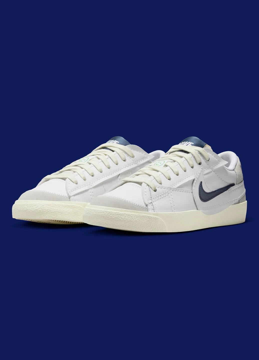 Білі кроссовки fd0378-121 демісезон Nike BLAZER LOW '77 JUMBO SE