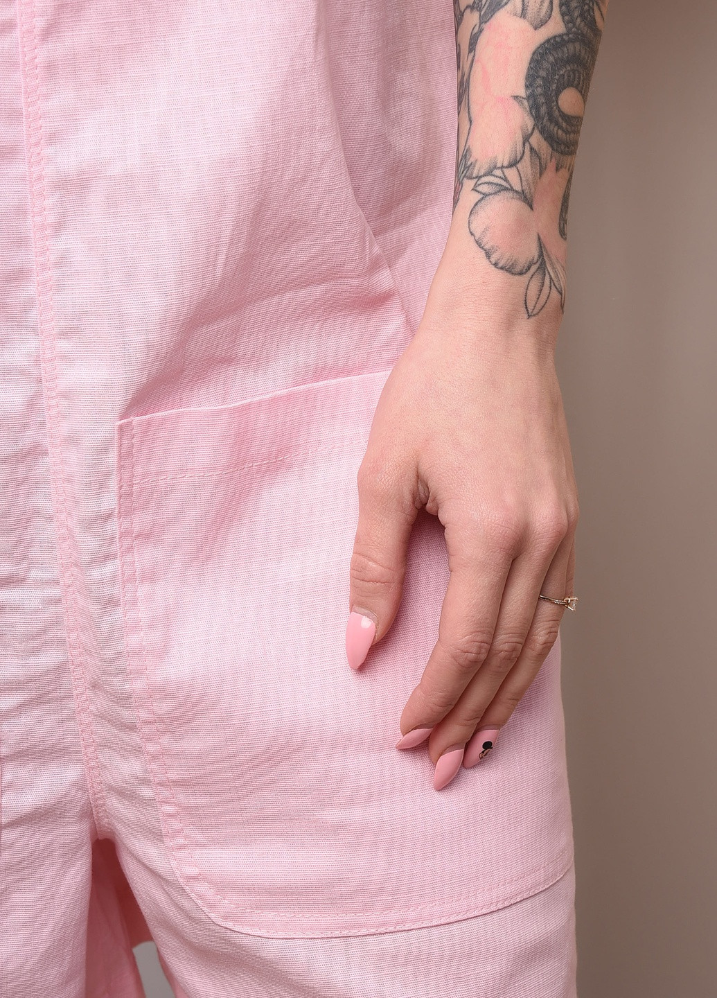 Комбінезон жіночий рожевий Let's Shop комбінезон-шорти однотонний рожевий кежуал бавовна