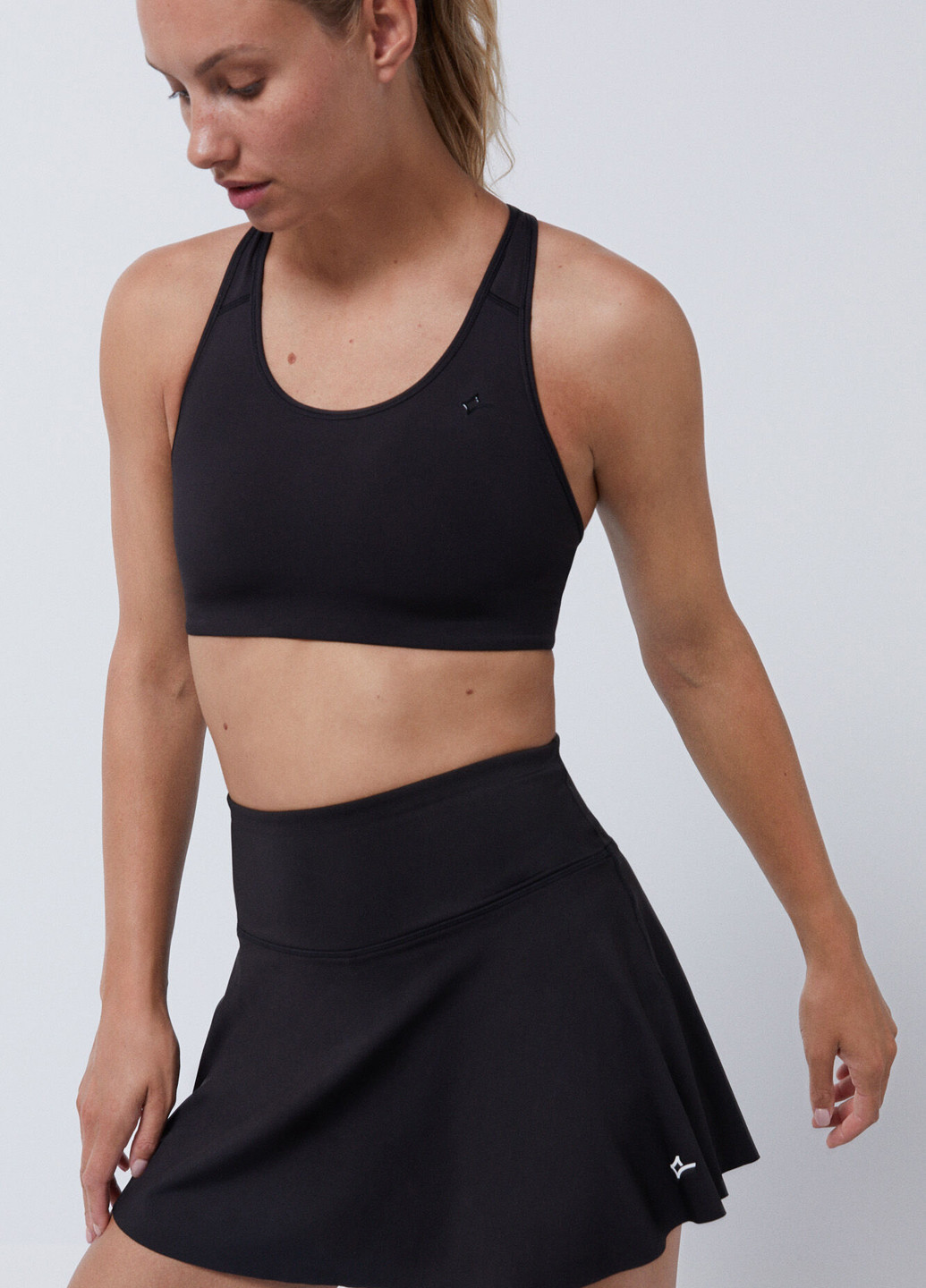 Черная спортивная однотонная юбка Dash&Stars клешированная