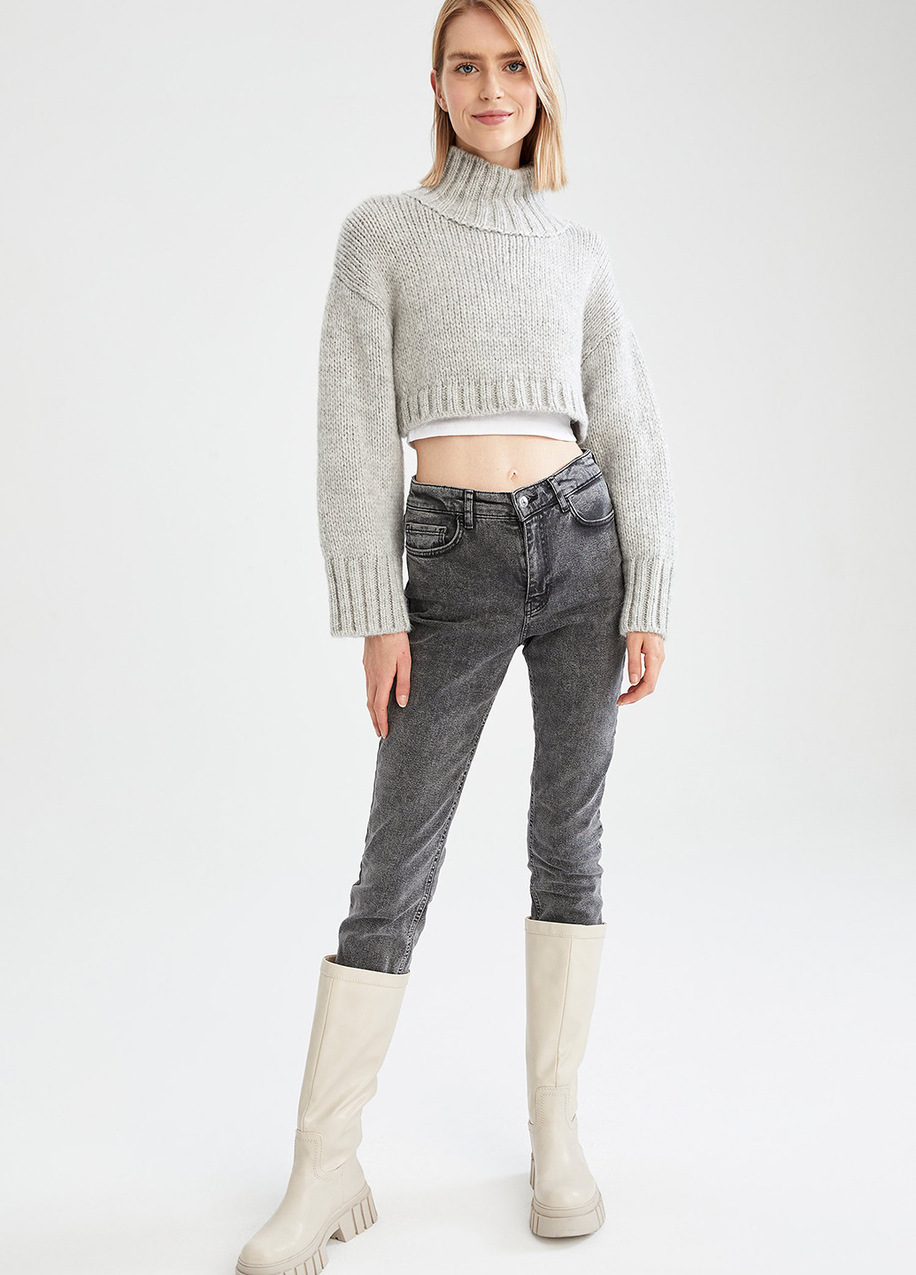 Светло-серый зимний свитер DeFacto