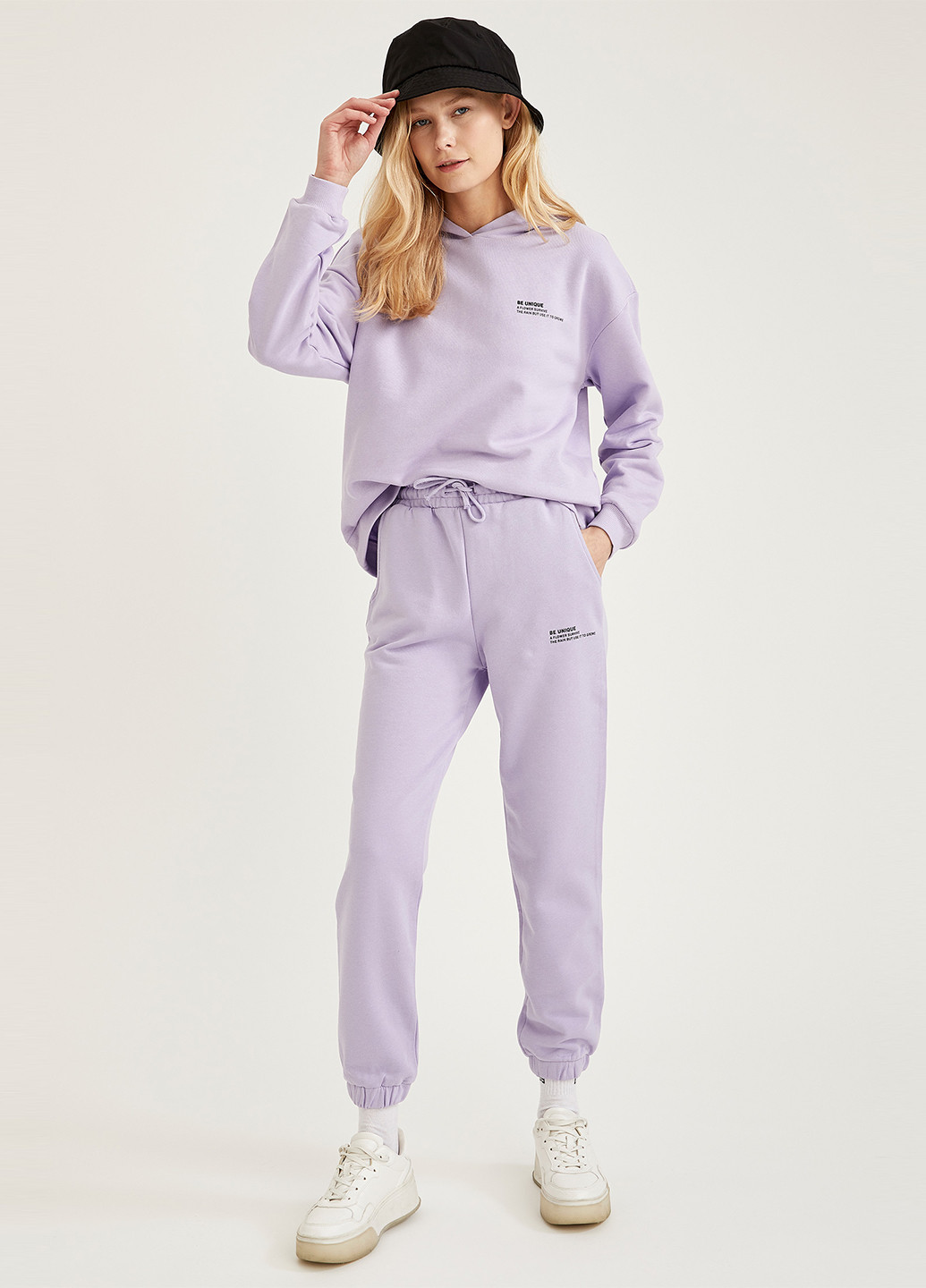 Светло-фиолетовые спортивные демисезонные джоггеры брюки DeFacto