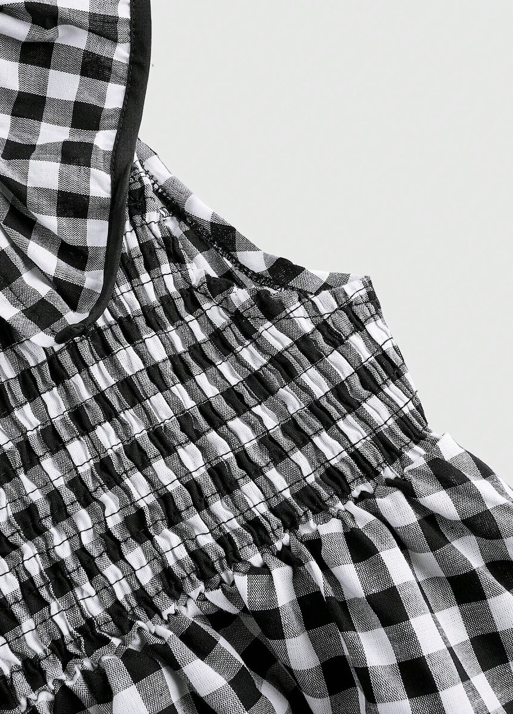 Чёрно-белую блуза с баской SHEIN