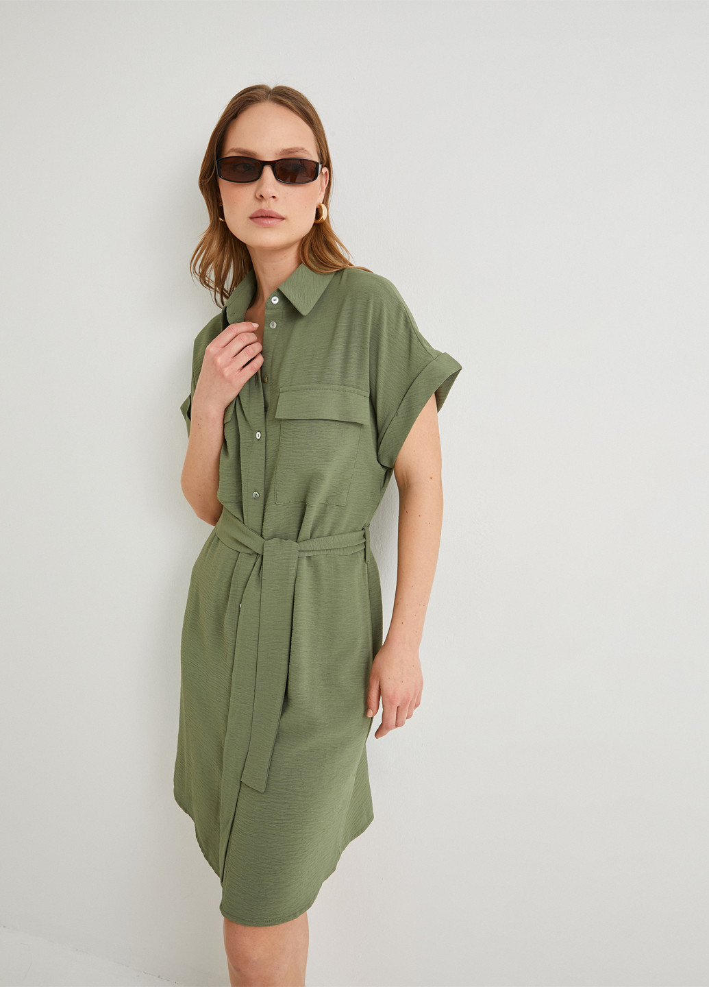 Оливкова (хакі) кежуал сукня сукня-сорочка KOTON однотонна