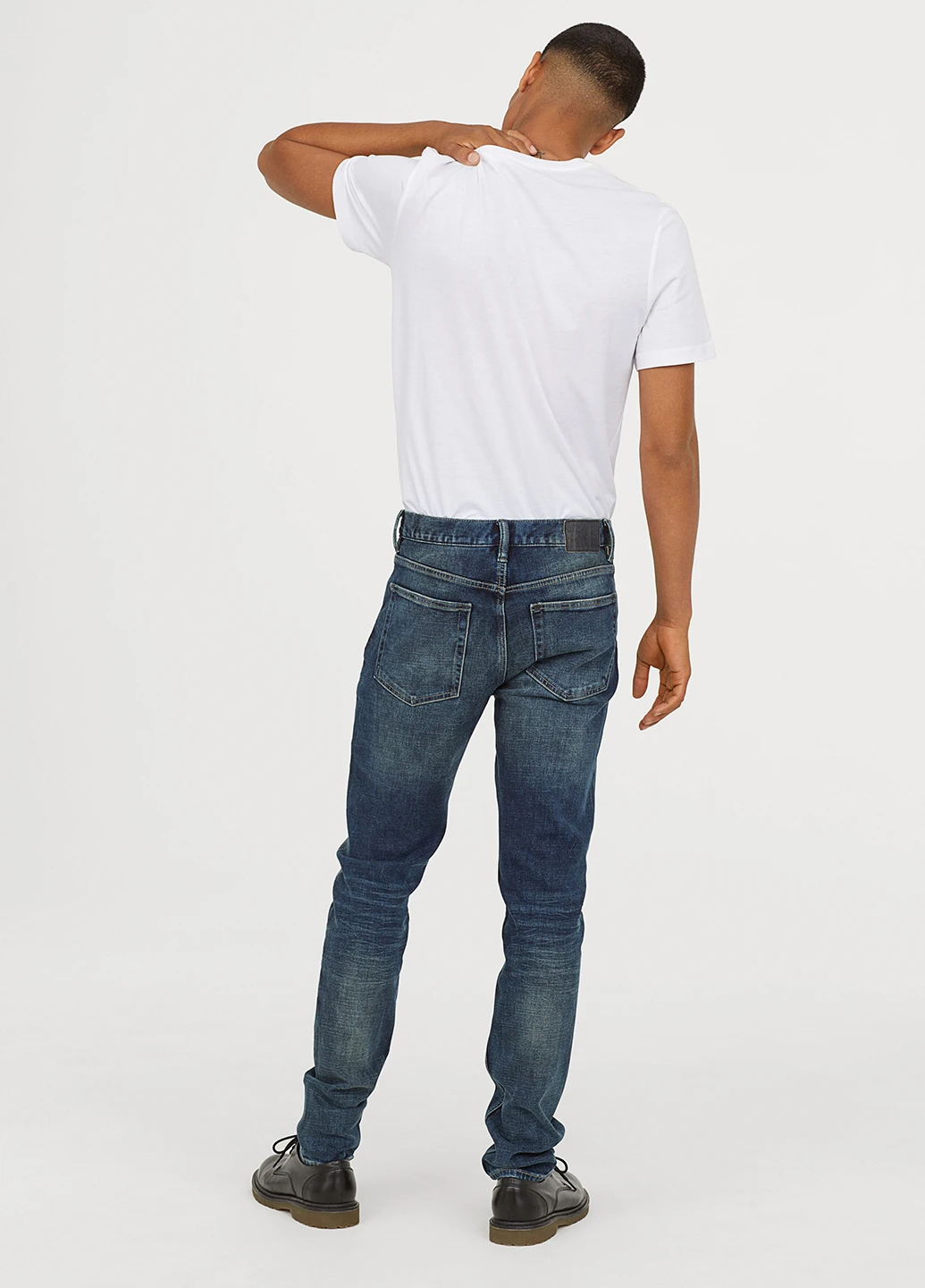 Темно-синие демисезонные зауженные джинсы H&M