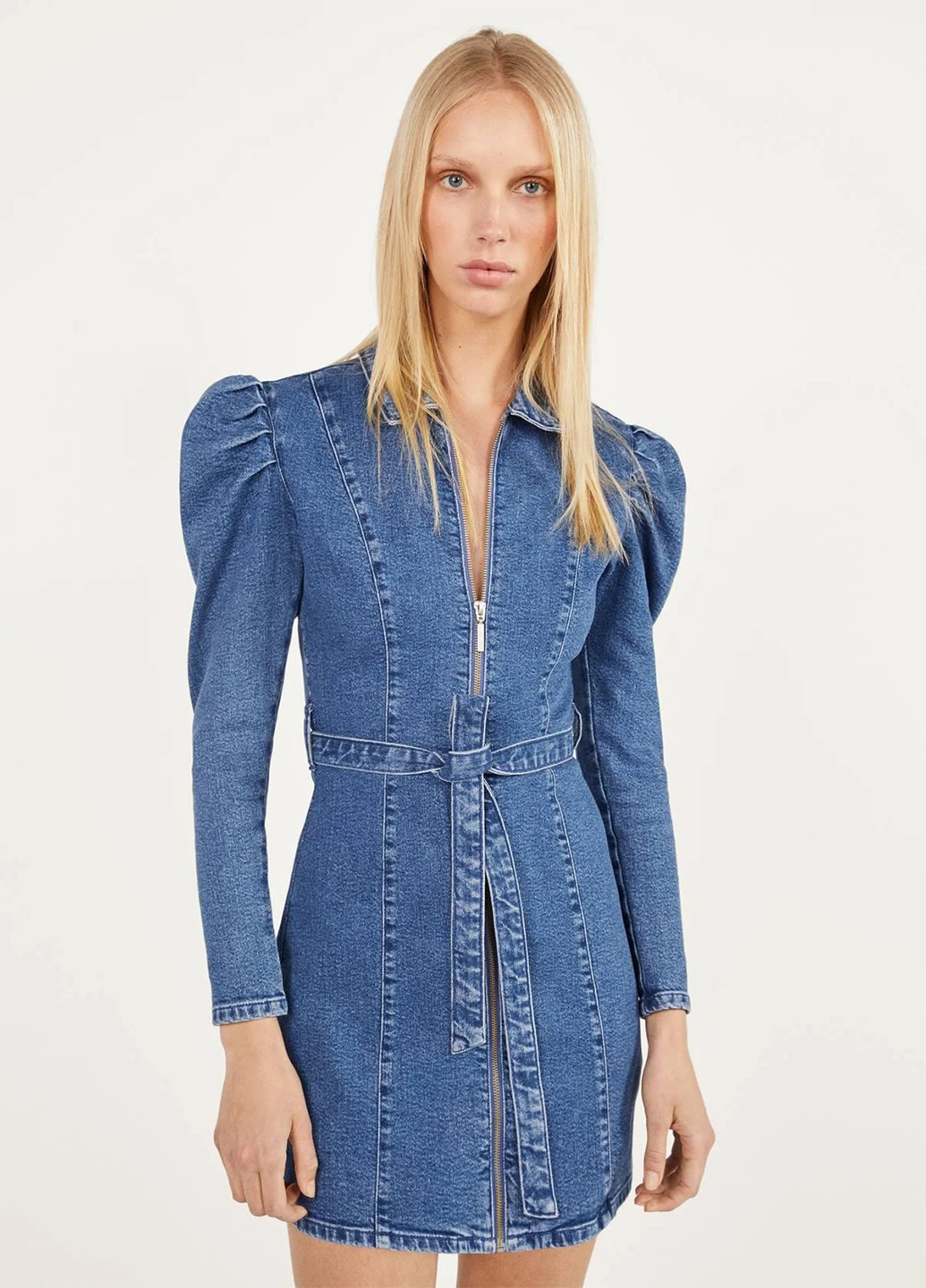 Темно-блакитна джинсова сукня футляр Bershka однотонна