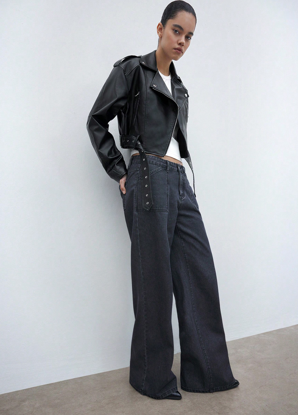 Черная демисезонная куртка косуха SHEIN