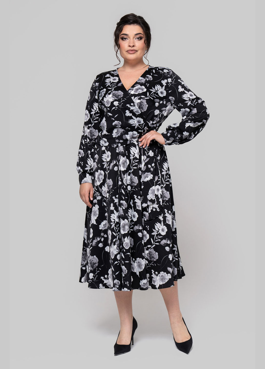Черное кэжуал платье на запах A'll Posa с цветочным принтом