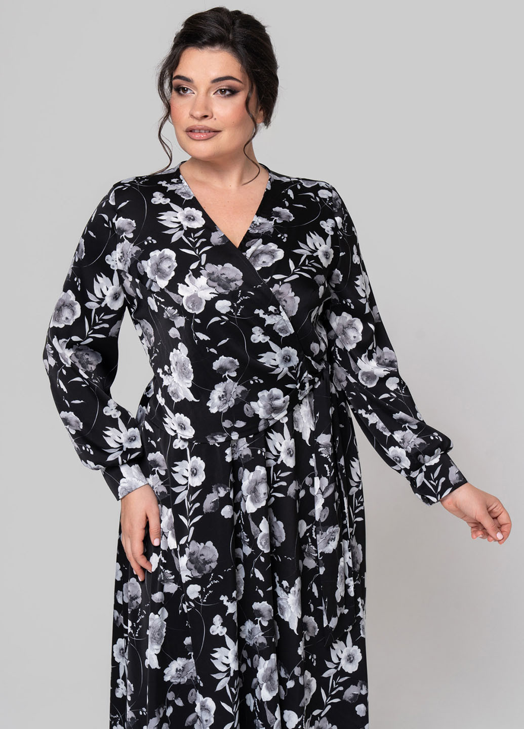 Черное кэжуал платье на запах A'll Posa с цветочным принтом