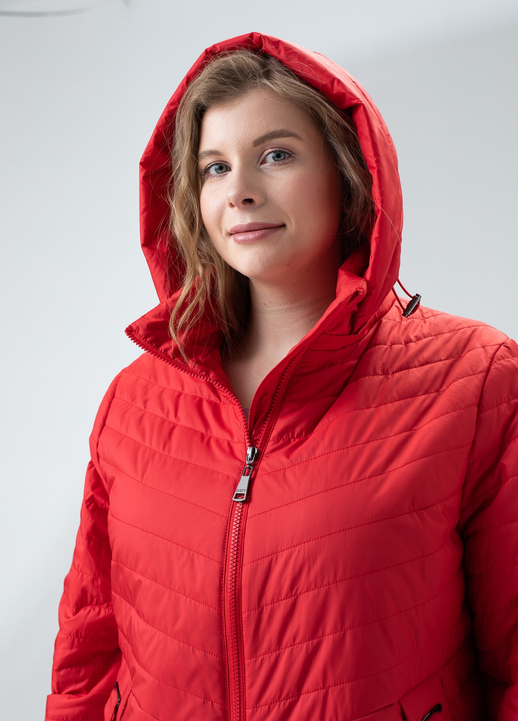 Червона демісезонна жіноча демісезонна куртка великі розміри delfi бежева 910622 Delfy