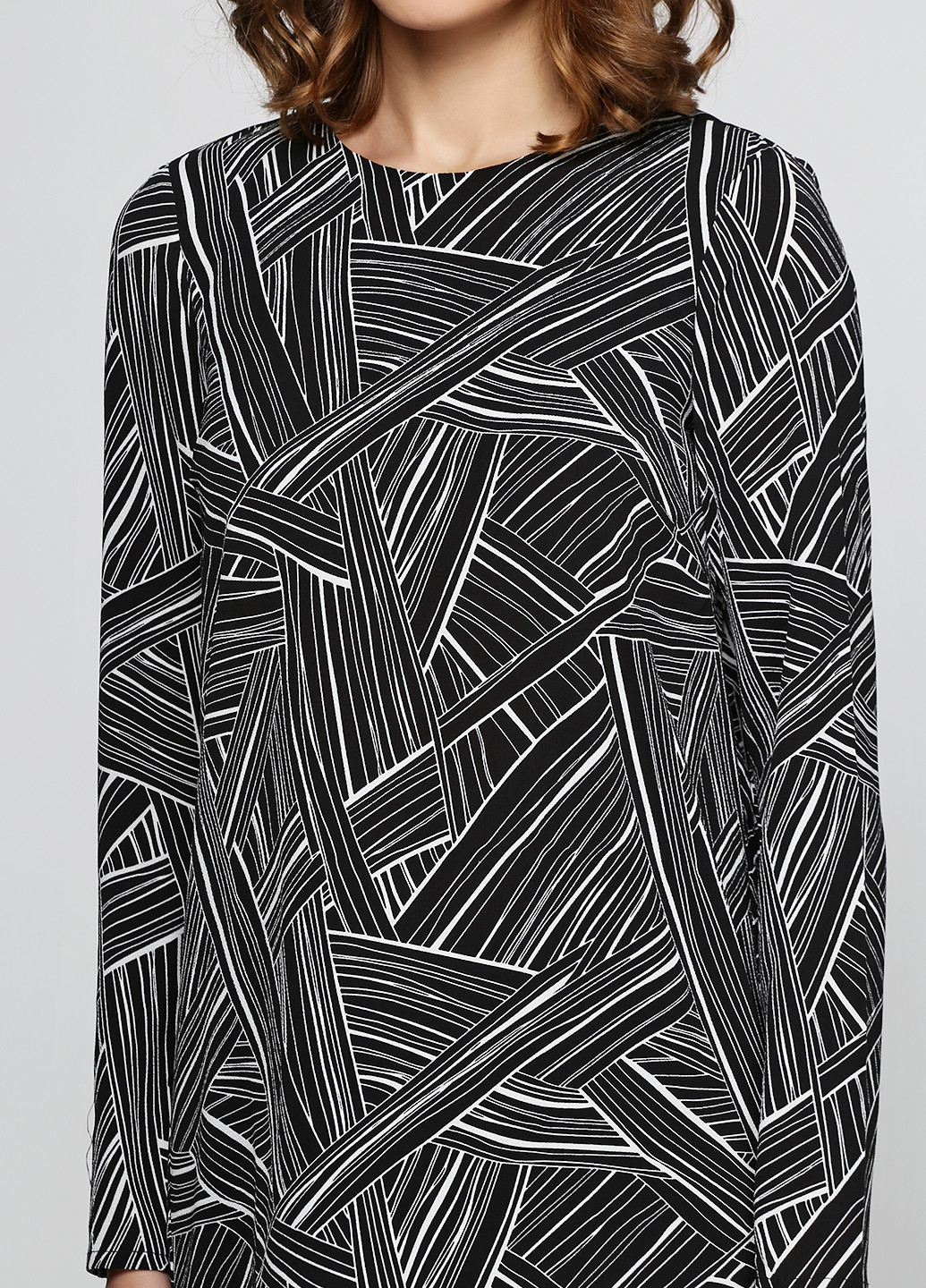 Черное кэжуал платье Y.A.S с геометрическим узором