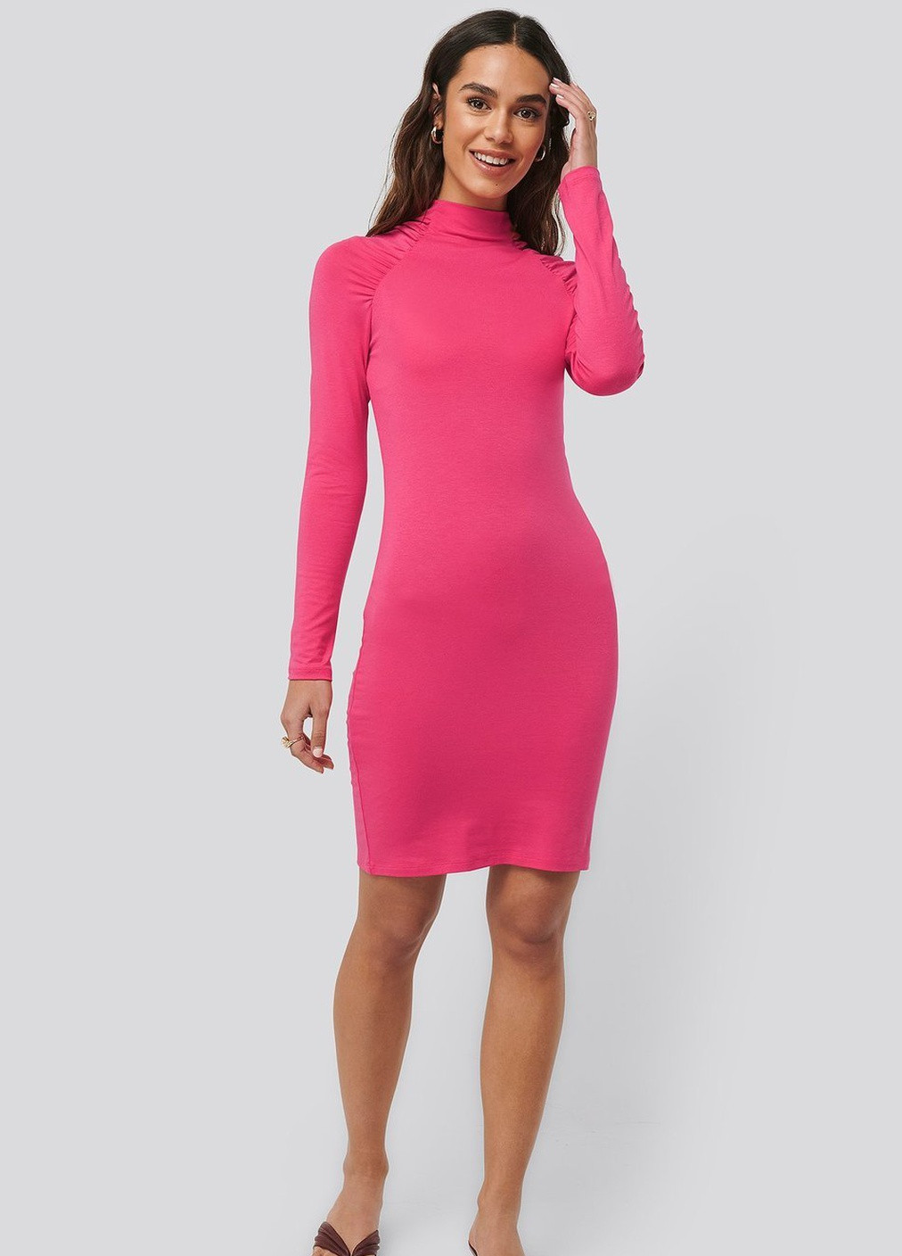 Рожева кежуал сукня NA-KD однотонна