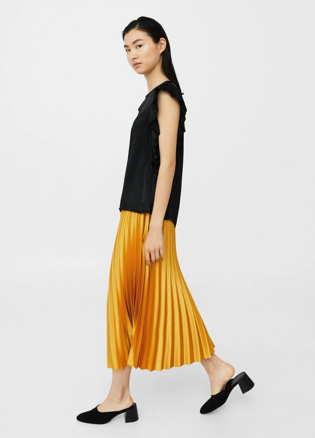 Чёрная блуза Mango
