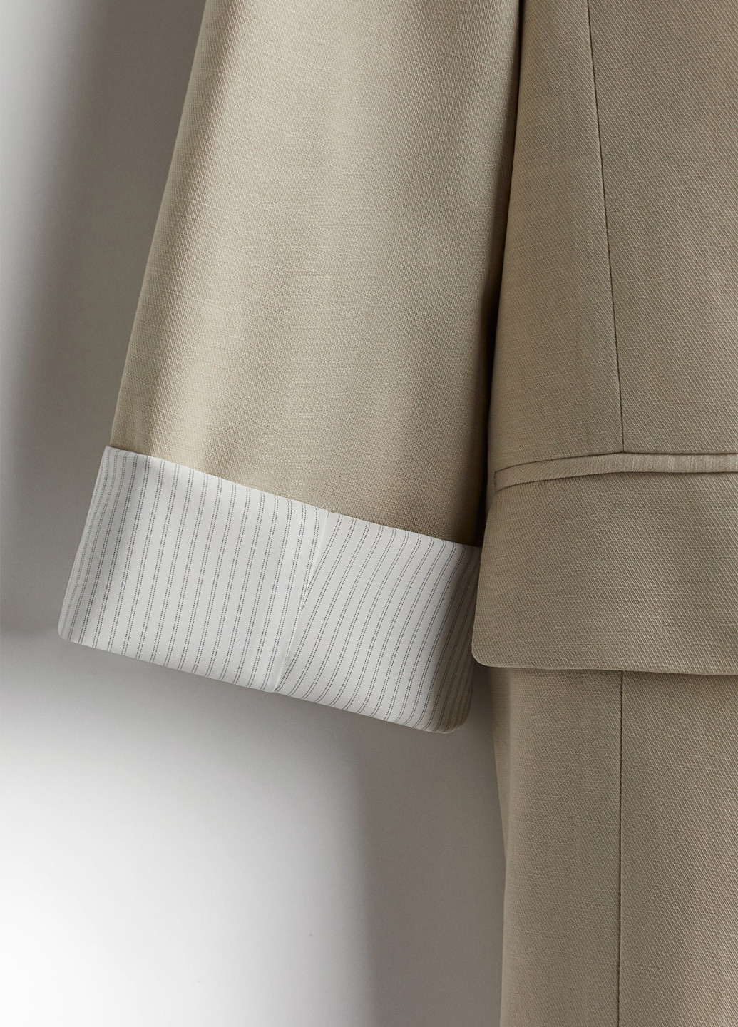 Бежевый женский жакет H&M однотонный - демисезонный