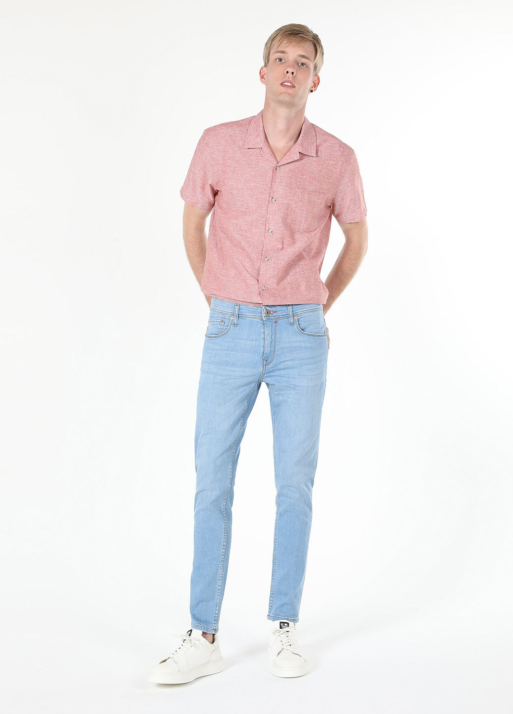 Голубые демисезонные слим джинсы Colin's