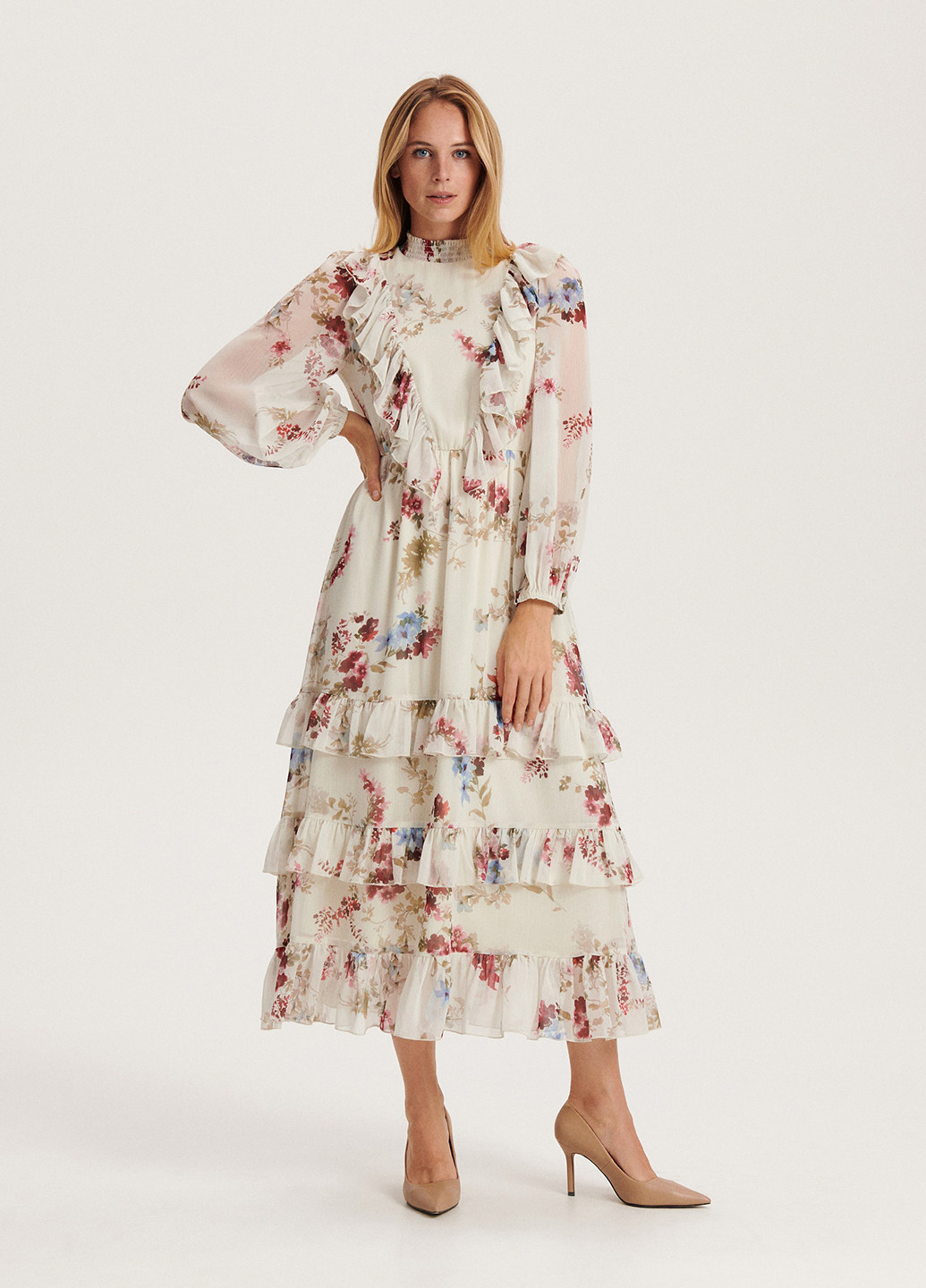 Светло-бежевое кэжуал платье клеш Reserved с цветочным принтом