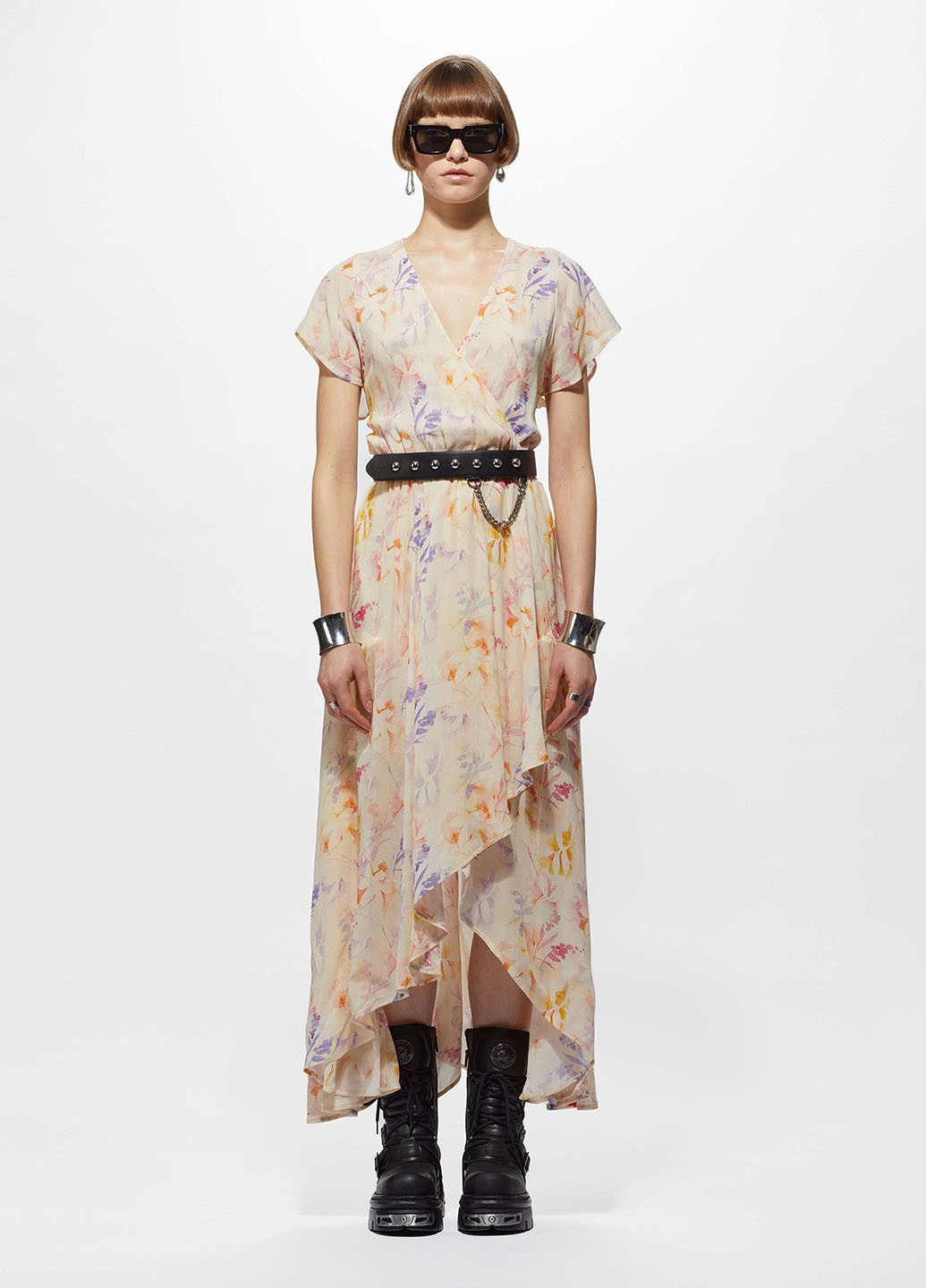 Желтое кэжуал платье на запах YPS с цветочным принтом