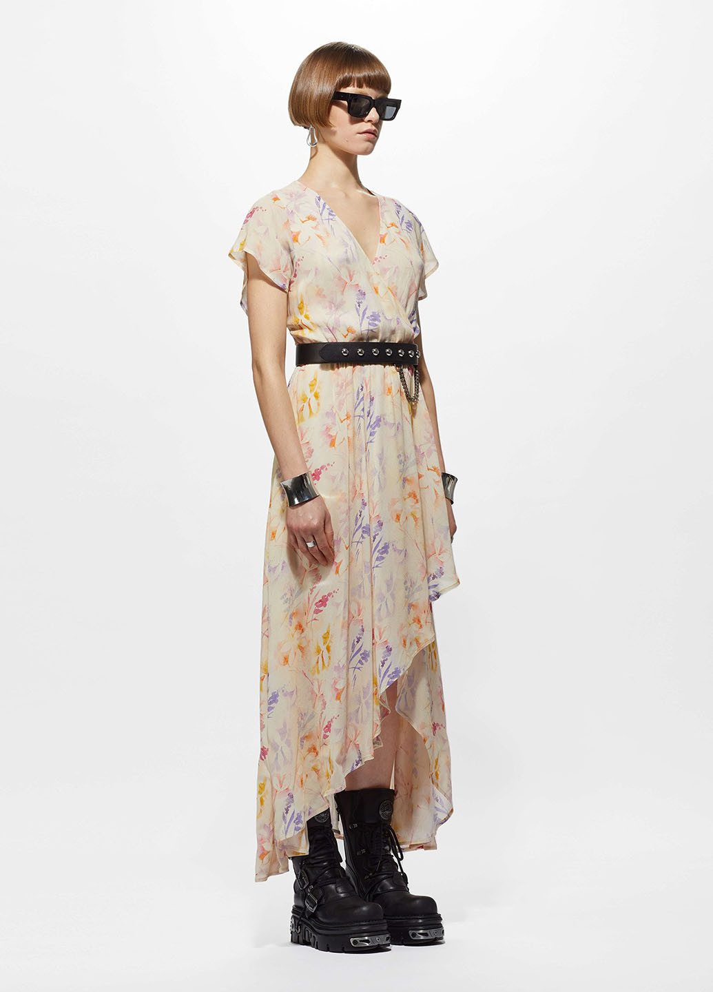 Желтое кэжуал платье на запах YPS с цветочным принтом